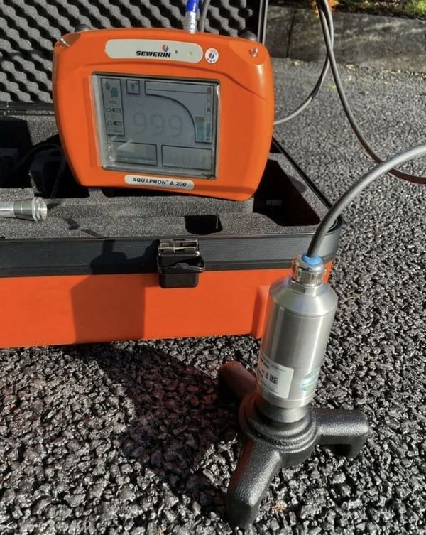 Matériel d'écoute acoustique utilisé lors d'une recherche de fuite à Bagneux